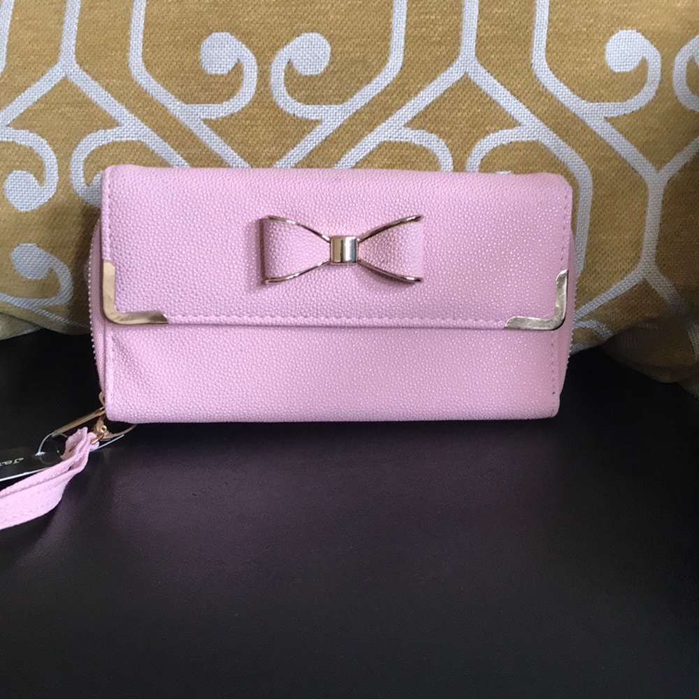 Wallet wristlet